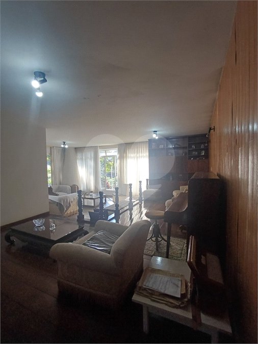 Sobrado à venda com 5 suítes em Vila Albertina, São Paulo, SP