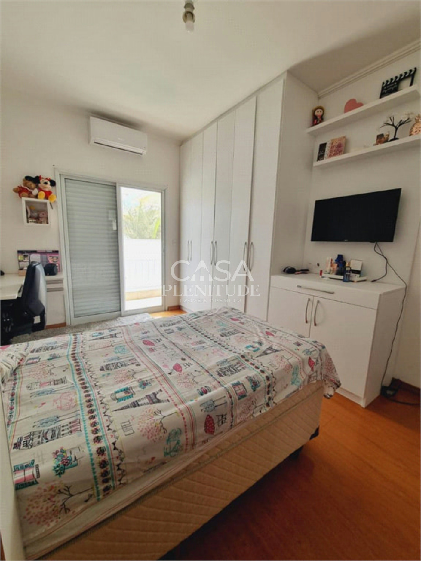 Sobrado à venda com 3 quartos, sendo 1 suíte, em Parque Residencial Villa dos Inglezes, Sorocaba, SP
