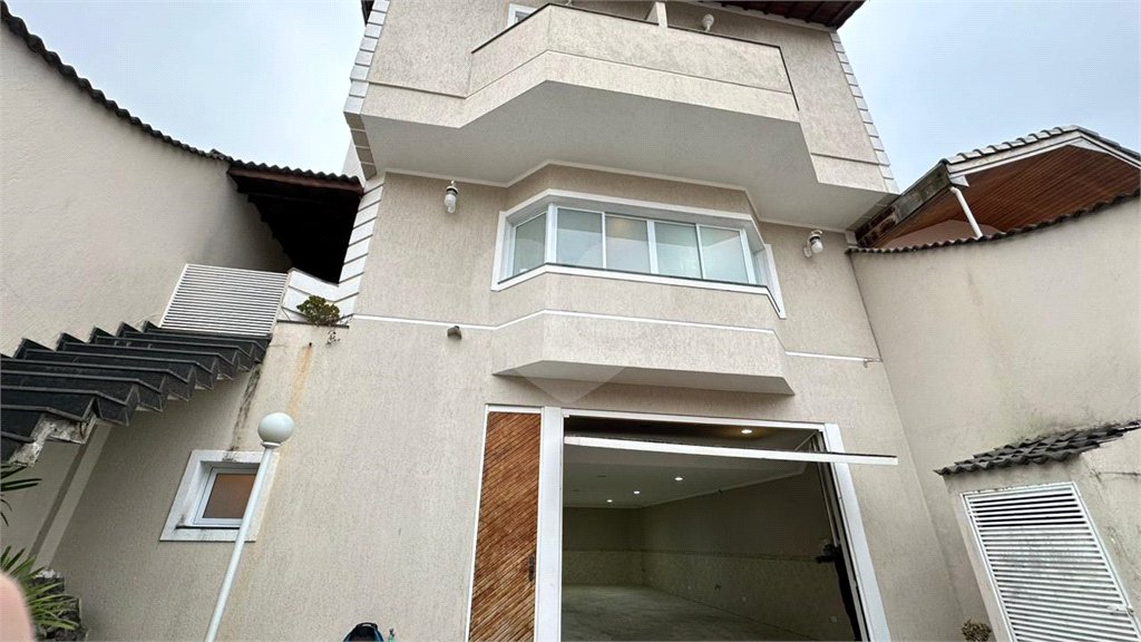 Casa à venda com 4 quartos, sendo 3 suítes, em Vila Galvão, Guarulhos, SP