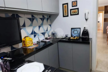 Apartamento à venda com 3 quartos, sendo 1 suíte,  em Santa Cecília, São Paulo, SP