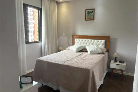 Apartamento à venda com 4 quartos, sendo 1 suíte,  em Vila Andrade, São Paulo, SP