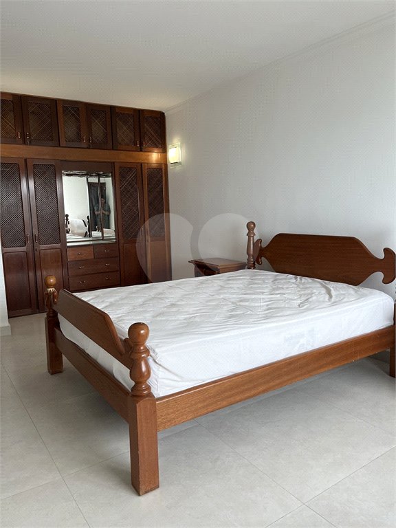 Apartamento à venda ou para alugar com 3 quartos, sendo 1 suíte, em Enseada, Guarujá, SP