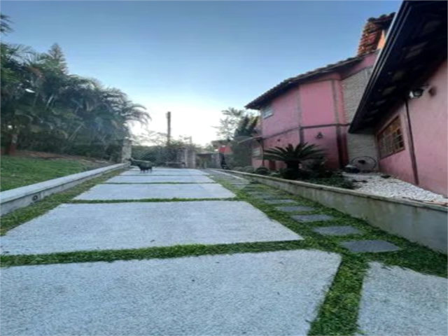 Casa à venda com 3 quartos, sendo 1 suíte,  no condomínio Alpes da Cantareira, Mairiporã - SP