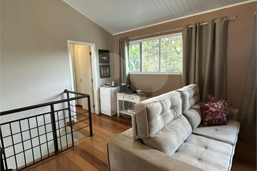 Casa à venda com 3 quartos, sendo 1 suíte, no condomínio Alpes da Cantareira, Mairiporã - SP
