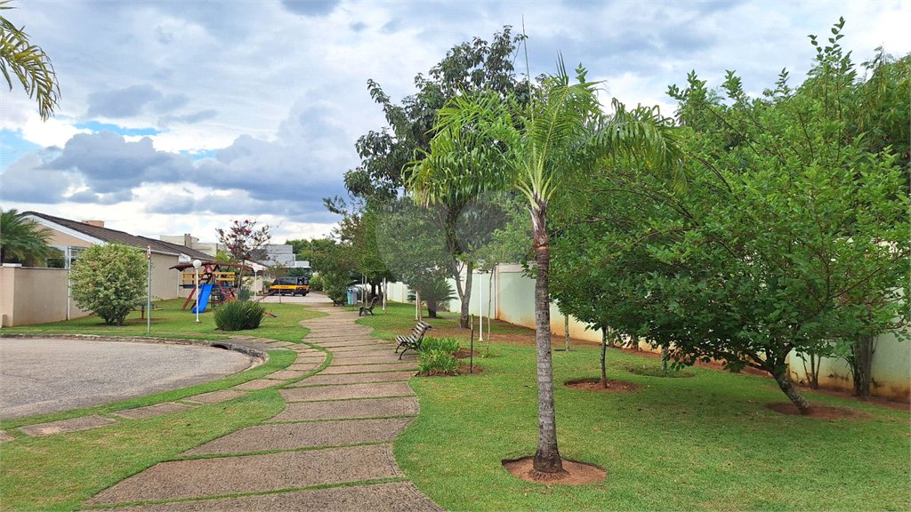 Casa à venda com 3 quartos, sendo 1 suíte,  no condomínio Villa Bella, Sorocaba - SP