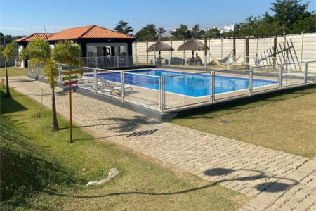 Casa à venda com 3 quartos, sendo 1 suíte, no condomínio Vila Rica, Indaiatuba - SP