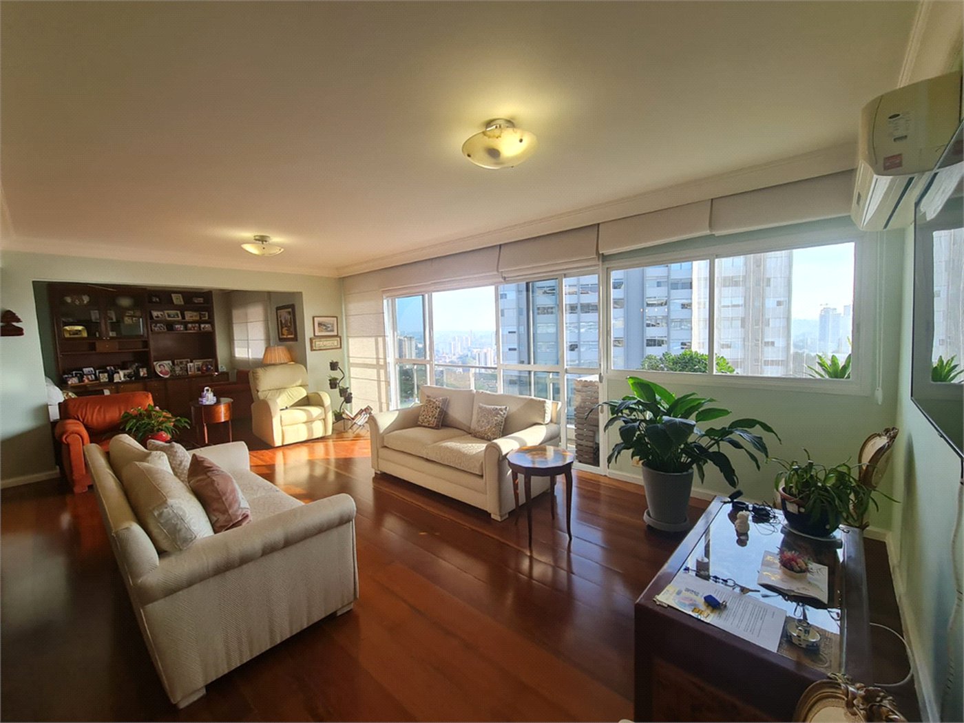 Apartamento à venda com 3 quartos, sendo 2 suítes, em Alto da Boa Vista, São Paulo, SP