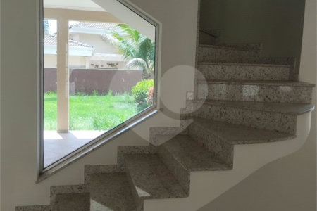 Sobrado à venda com 4 quartos, sendo 3 suítes, em Altos do Jaraguá, Araraquara, SP