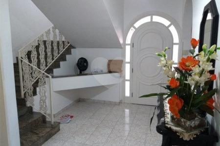 Sobrado à venda com 3 suítes em Jardim Realce, Suzano, SP