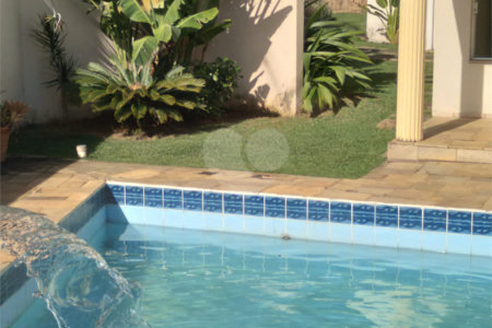 Casa à venda com 4 suítes no condomínio Estância Marambaia, Vinhedo - SP