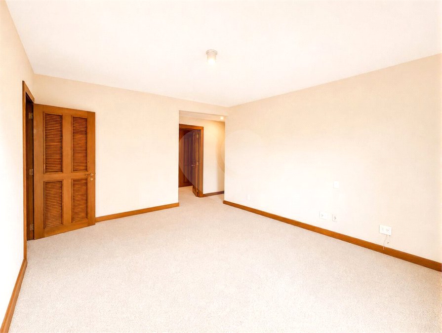 Apartamento à venda com 3 suítes em Moema, São Paulo, SP