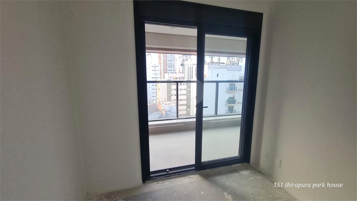 Apartamento à venda com 3 suítes em Moema, São Paulo, SP