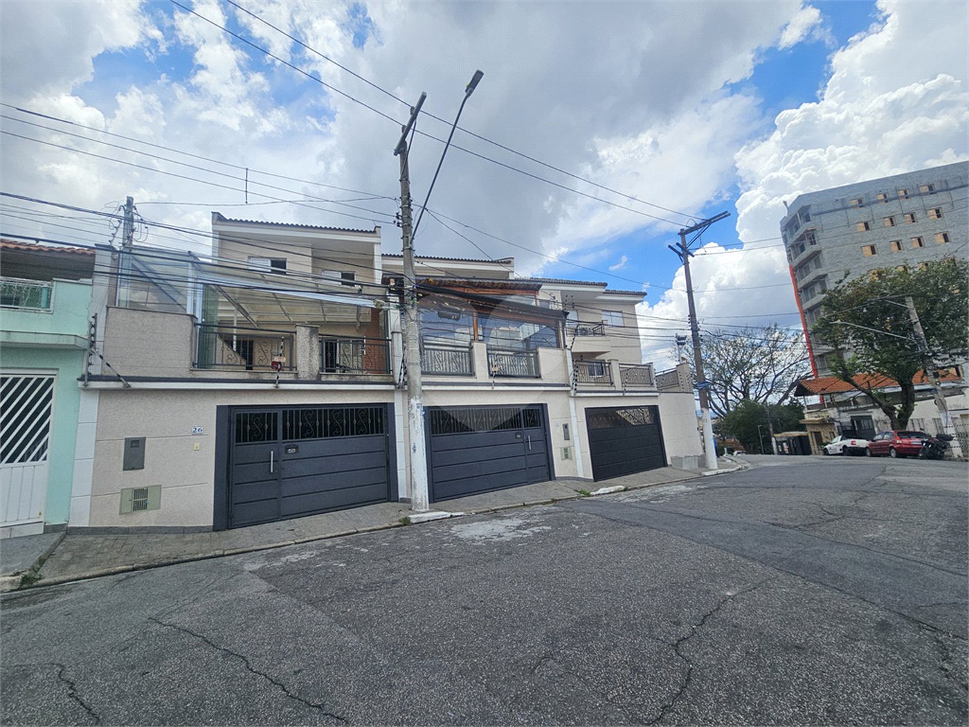 Sobrado à venda com 3 quartos, sendo 1 suíte,  em Vila Nivi, São Paulo, SP