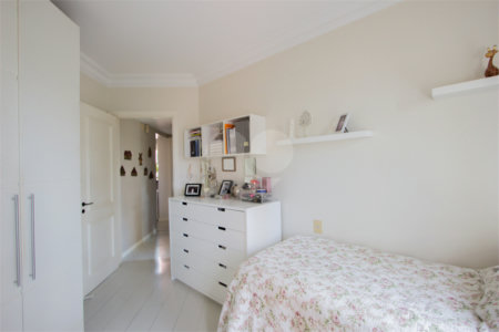 Apartamento à venda com 3 quartos, sendo 1 suíte, em Vila Andrade, São Paulo, SP