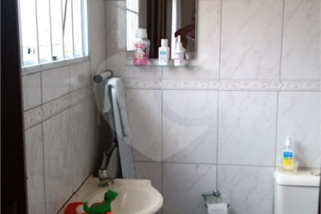 Casa à venda com 4 quartos, sendo 2 suítes,  em Jardim Terezópolis, Guarulhos, SP