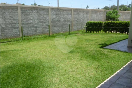 Casa à venda com 3 quartos, sendo 1 suíte, no condomínio Vivenda das Vinhas, Vinhedo - SP