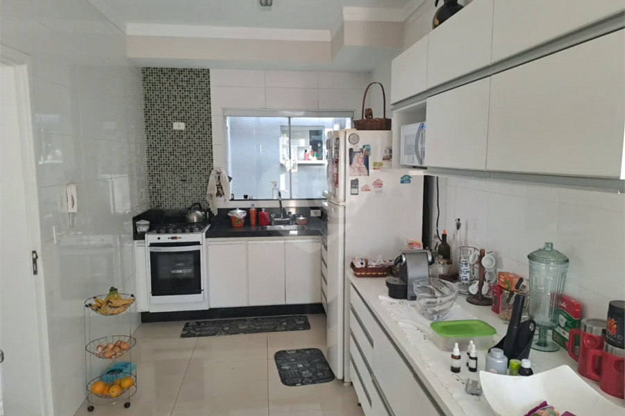 Linda Casa 3 dormitórios com piscina - R$ 950.000,00