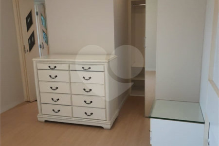 Apartamento à venda ou para alugar com 3 quartos, sendo 1 suíte, em Cidade São Francisco, São Paulo, SP