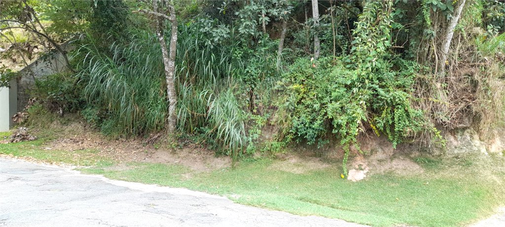 Terreno à venda no condomínio Alpes da Cantareira, Mairiporã - SP