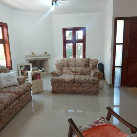 Casa à venda com 4 quartos, sendo 3 suítes, no Centro, Vinhedo, SP