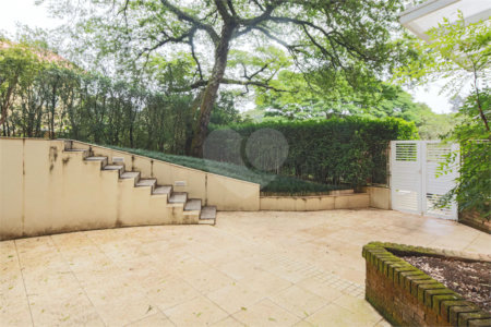 Casa em condomínio à venda com 4 quartos, sendo 2 suítes, em Alto da Boa Vista, São Paulo, SP