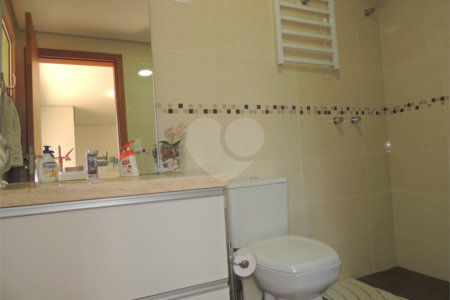 Casa à venda com 4 suítes no condomínio Ville de France, São Paulo - SP