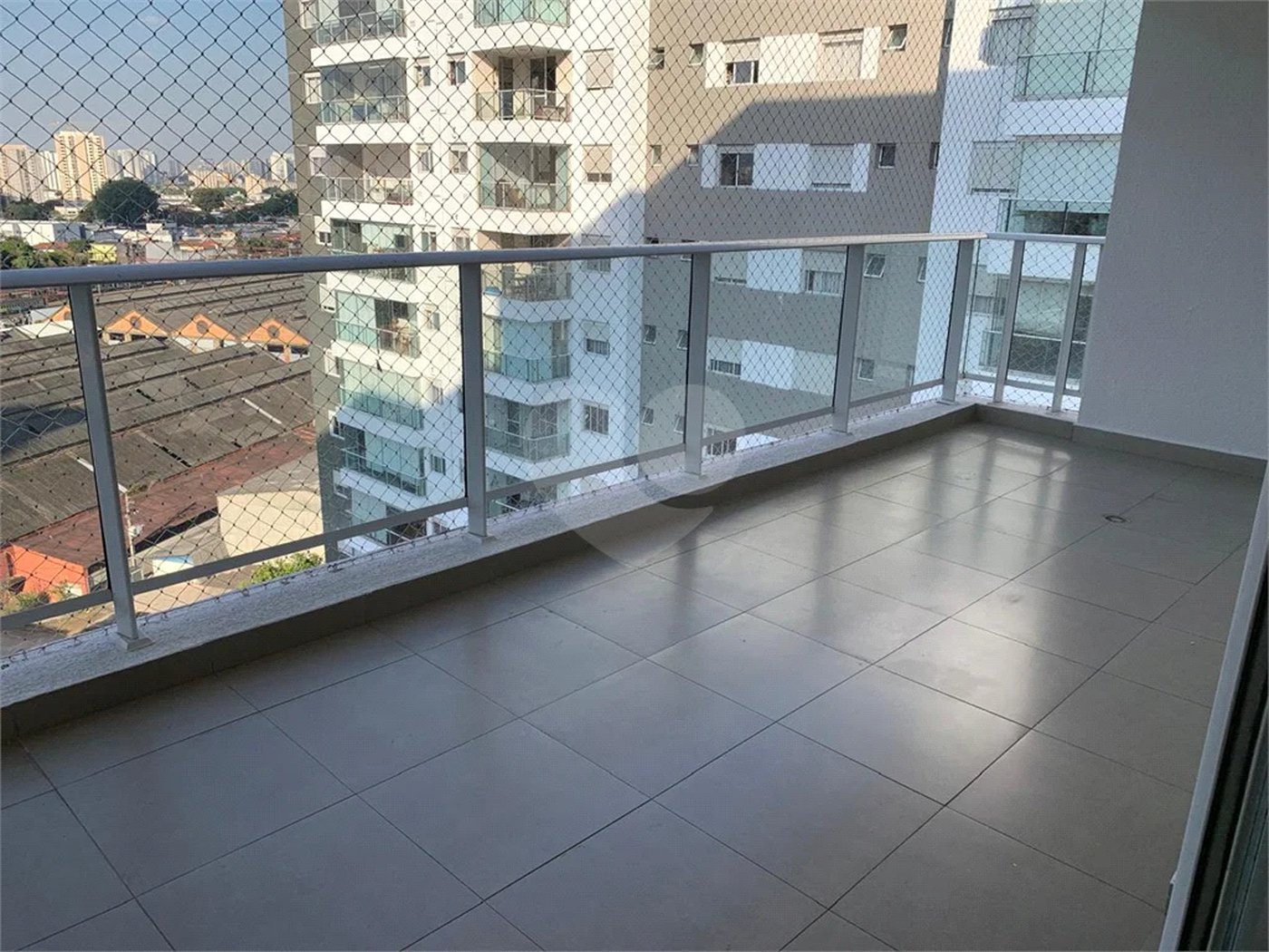 APARTAMENTO PARAÇAÇÃO COM 3 DORMITÓRIOS E 2 VAGAS DE GARGEM NA VILA ANASTÁCIO