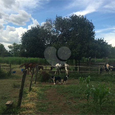 Chácara no Condomínio Itaipu