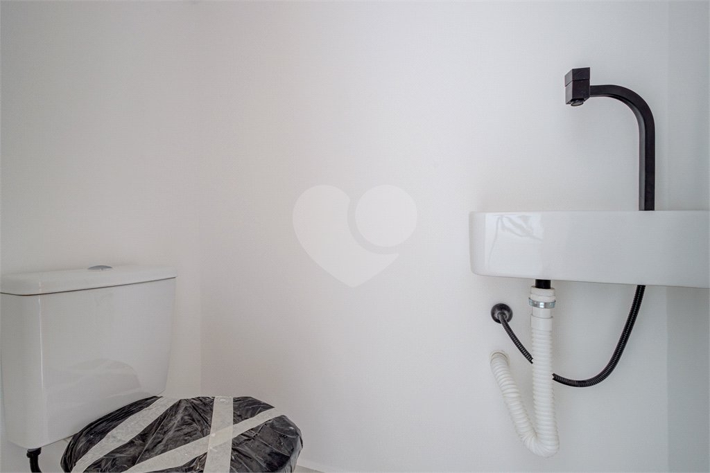 Sobrado à venda com 3 quartos, sendo 1 suíte, em Alto da Boa Vista, São Paulo, SP