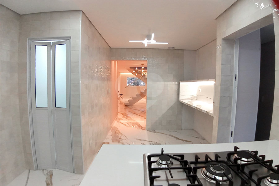 Sobrado à venda com 3 quartos, sendo 2 suítes, em Santana, São Paulo, SP
