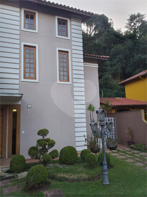 Casa à venda com 4 quartos, sendo 3 suítes, no condomínio Da Serra, São Paulo - SP