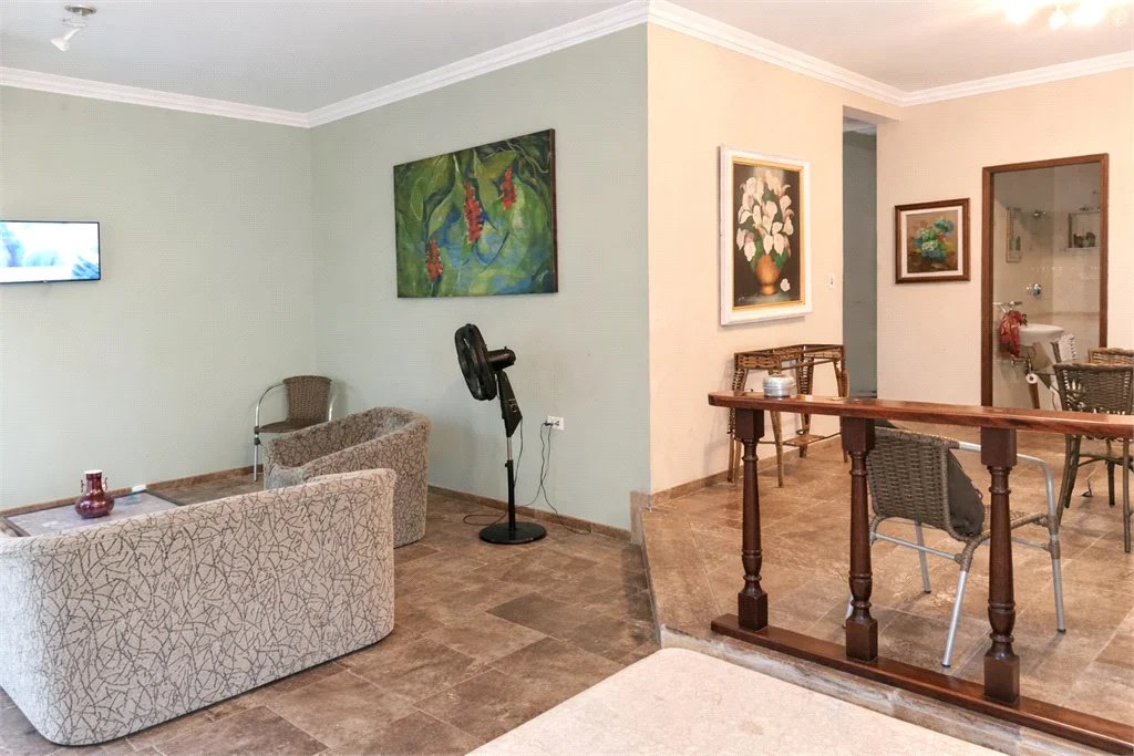 Casa à venda com 3 suítes em Jardim Leonor, São Paulo, SP