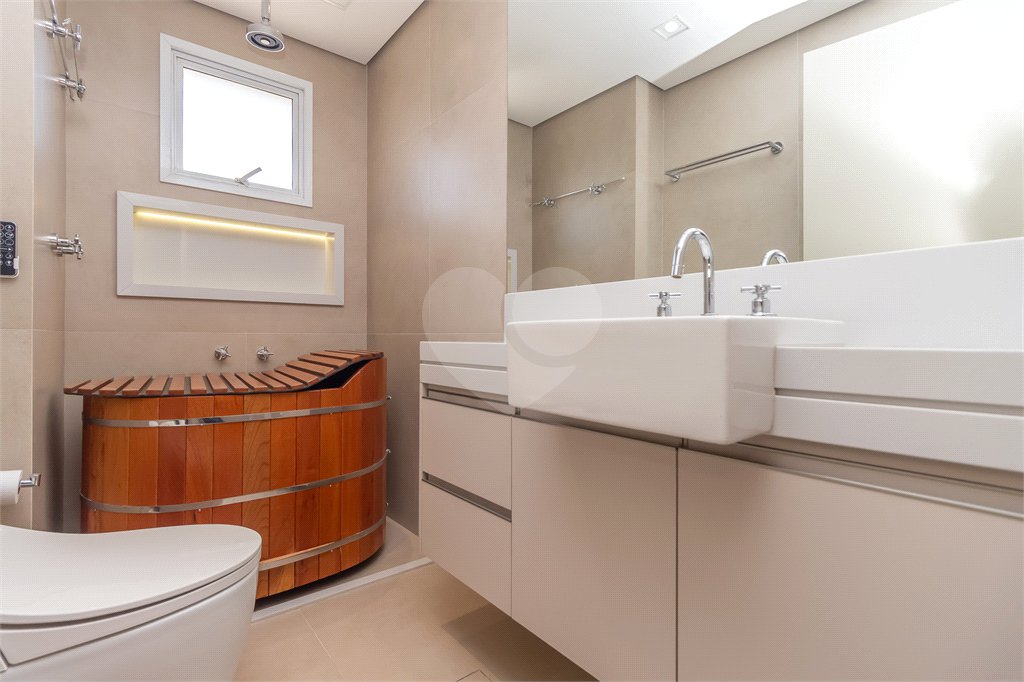 Apartamento - Vila Mariana - Alto Padrão - 3 Suítes - 4 Vagas - Venda / Compra - Próximo ao Metrô