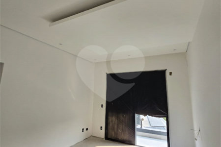 Casa à venda com 4 quartos, sendo 3 suítes, no condomínio Alphaville Nova Esplanada 4, Votorantim - SP