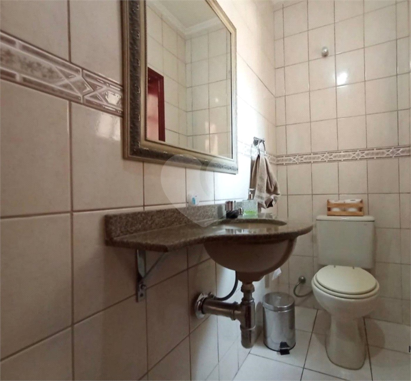 Casa à venda com 5 quartos, sendo 1 suíte, no condomínio Constantino Mattucci, Sorocaba - SP