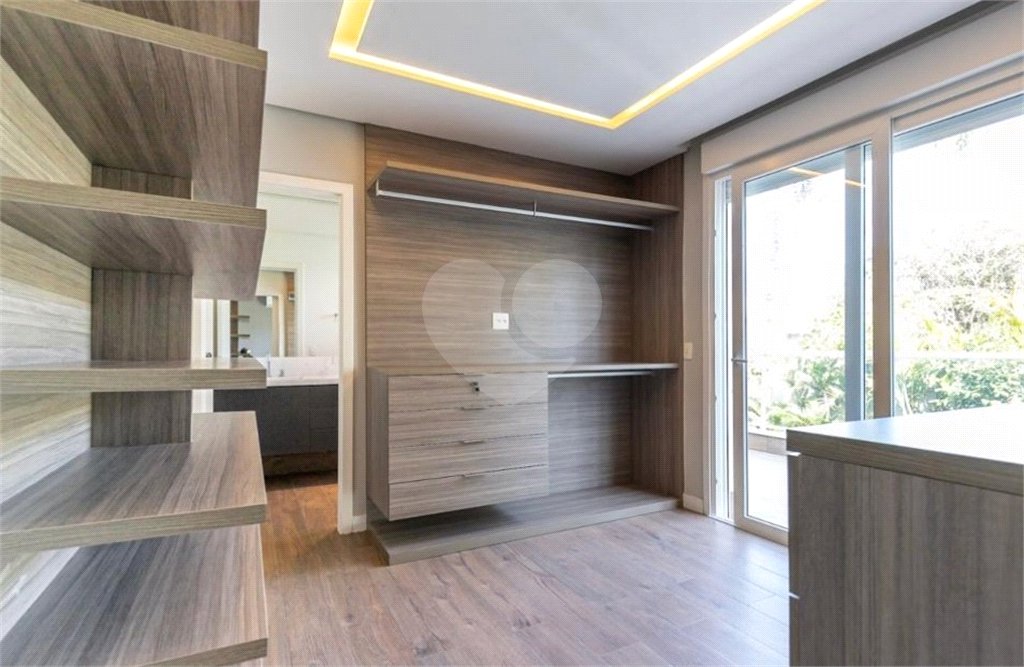Casa à venda com 4 suítes no condomínio Hípica Garden, São Paulo - SP