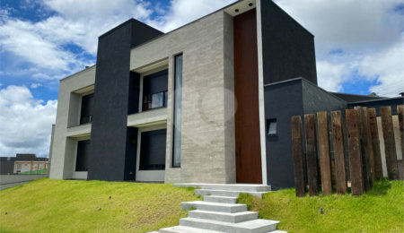 Terreno à venda com 4 suítes no condomínio Residencial Veneza, Mogi das Cruzes - SP