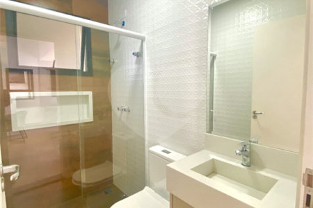 Casa à venda com 3 quartos, sendo 2 suítes, no condomínio Residencial Marchant Buarque, Atibaia - SP