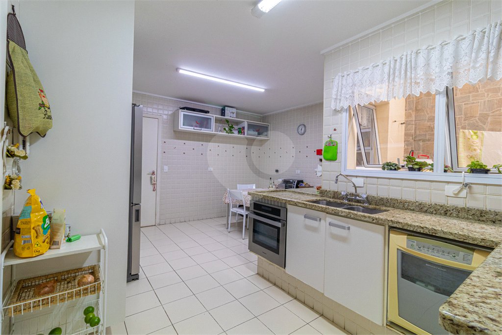 Casa à venda com 4 suítes no condomínio Vila das Acacias, São Paulo - SP