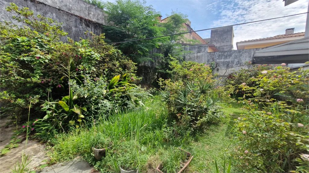 Sobrado à venda com 3 quartos, sendo 1 suíte, em Cidade São Francisco, São Paulo, SP