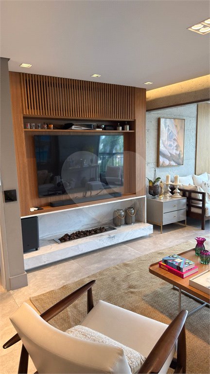 Apartamento à venda com 3 quartos, sendo 1 suíte,  em Jardim Paulista, São Paulo, SP