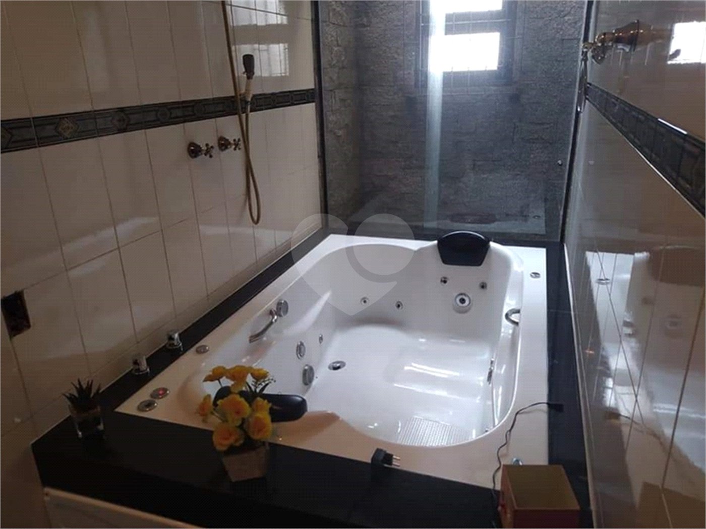 Casa à venda com 4 quartos, sendo 1 suíte, em Jardim Santa Cecília, Guarulhos, SP