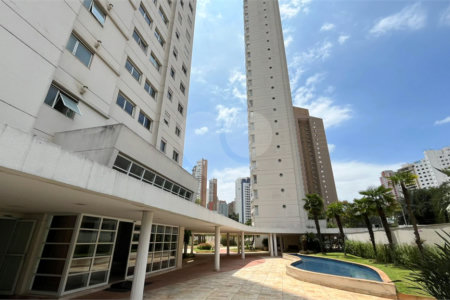 Apartamento à venda com 4 quartos, sendo 3 suítes, em Vila Andrade, São Paulo, SP