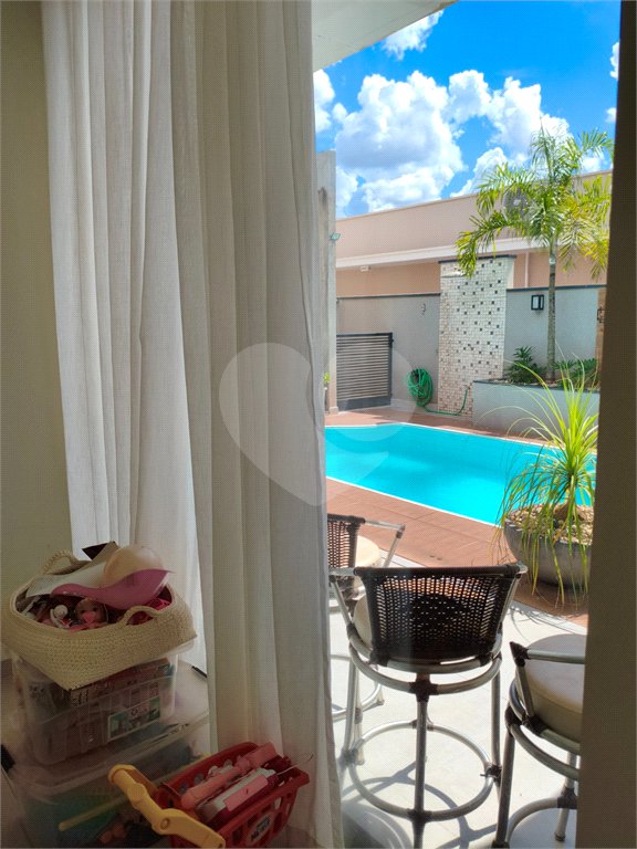 Casa à venda com 3 suítes em Carmo, Araraquara, SP