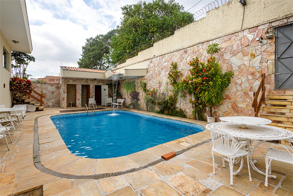 Casa à venda com 5 quartos, sendo 3 suítes, em Lapa, São Paulo, SP