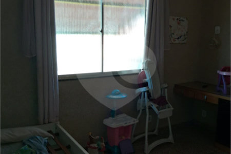 Casa à venda com 4 quartos, sendo 2 suítes, em Campo Grande, Rio de Janeiro, RJ