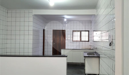 Casa à venda com 4 quartos em Parque Vitória, São Paulo, SP