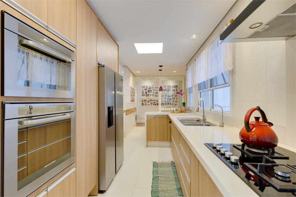 Apartamento à venda com 4 quartos, sendo 2 suítes, em Campo Belo, São Paulo, SP