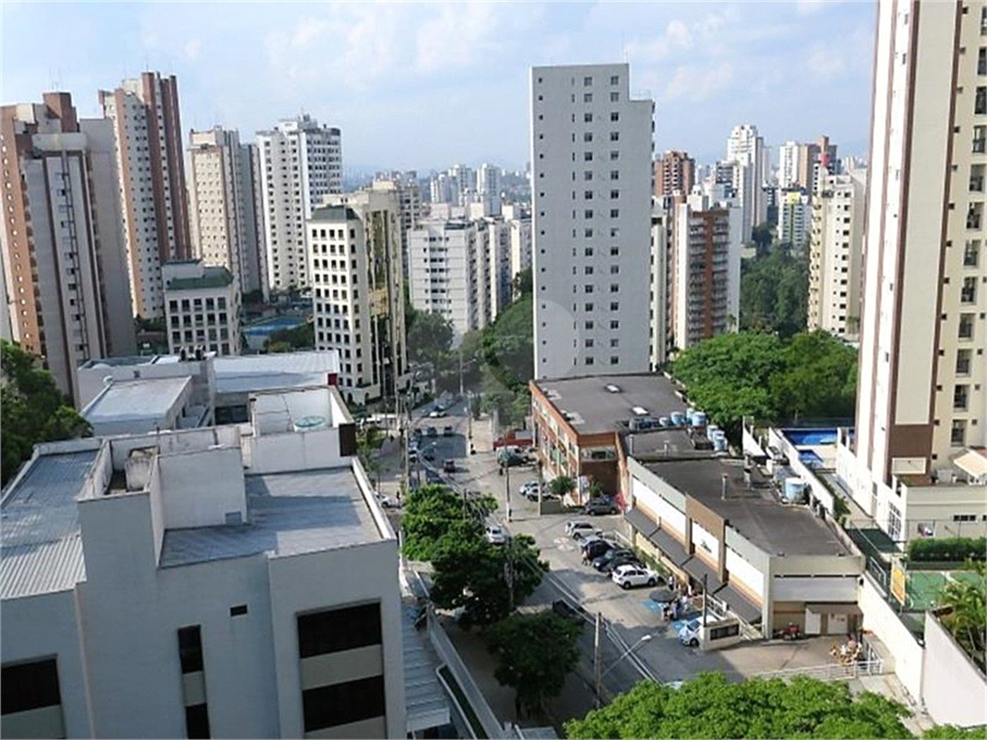 Apartamento à venda ou para alugar com 3 suítes em Morumbi, São Paulo, SP