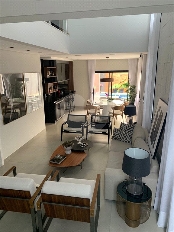 Casa à venda no condomínio Floradas da Serra, São José dos Campos - SP